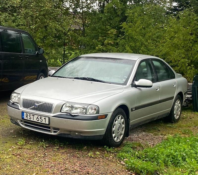 Begagnad 2001 Volvo S80 Sedan | 9 000 kr - Bild 1/3