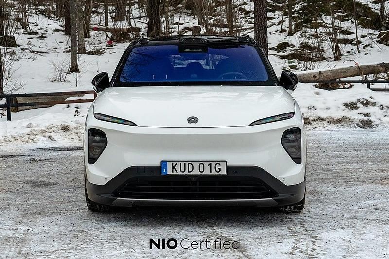 Begagnad Nio EL7 480 kW (653 HK) 2023 Vit SUV