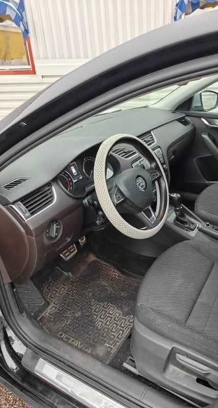 Begagnad 2016 Skoda Octavia Scout Kombi | 110 000 kr (Superpris) - Bild 1/4