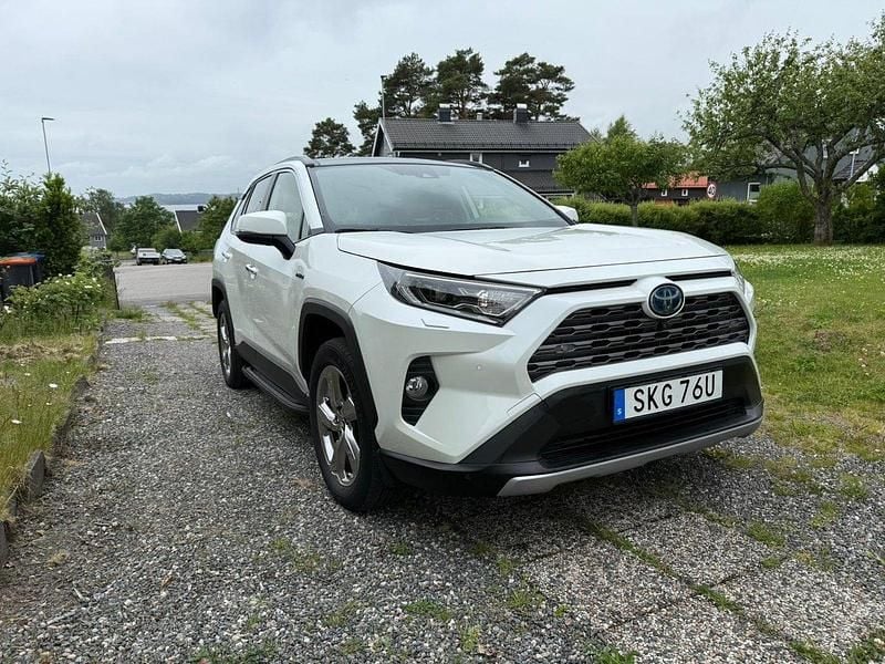 Begagnad Toyota RAV4 Hybrid Executive 222 HK (163 kW) 2019 Vit SUV