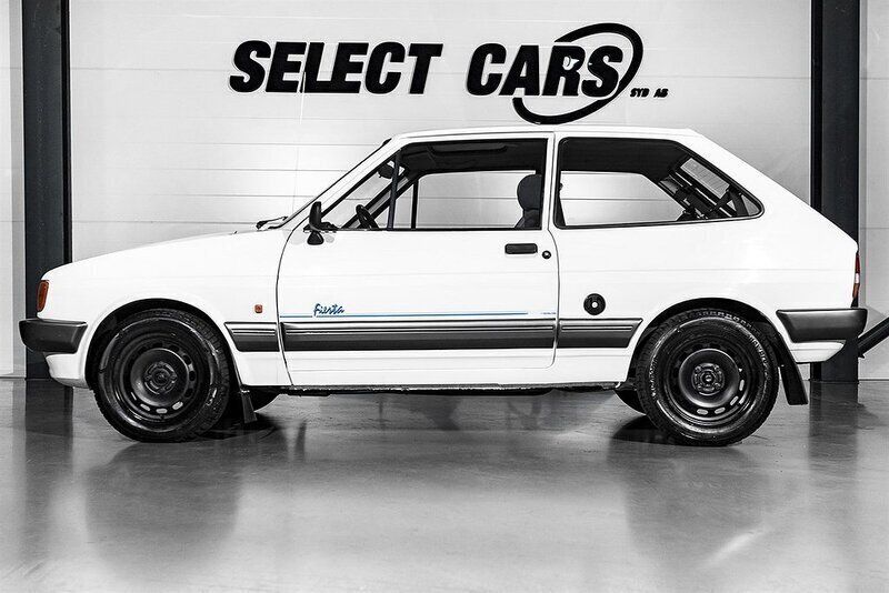 Begagnad Ford Fiesta 73 HK (53 kW) 1988 Vit Halvkombi