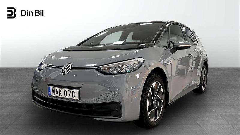 Grå Begagnad 2023 VW ID.3 Pro Performance Halvkombi | 279 900 kr (Marknadspris) - Bild 1/4