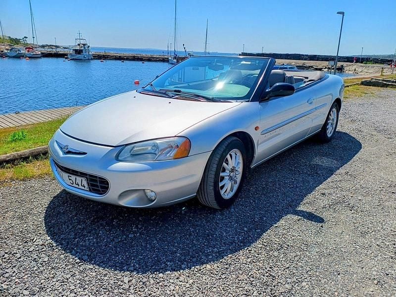 Silver Begagnad 2001 Chrysler Sebring Cabriolet Cab | 38 500 kr (Dyr) - Bild 1/4