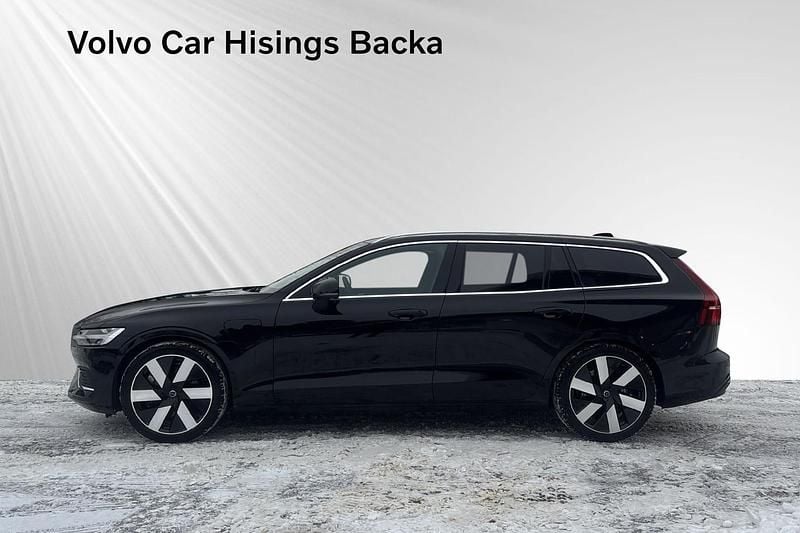 Begagnad Volvo V60 Plus 350 HK (257 kW) 2024 Svart Kombi