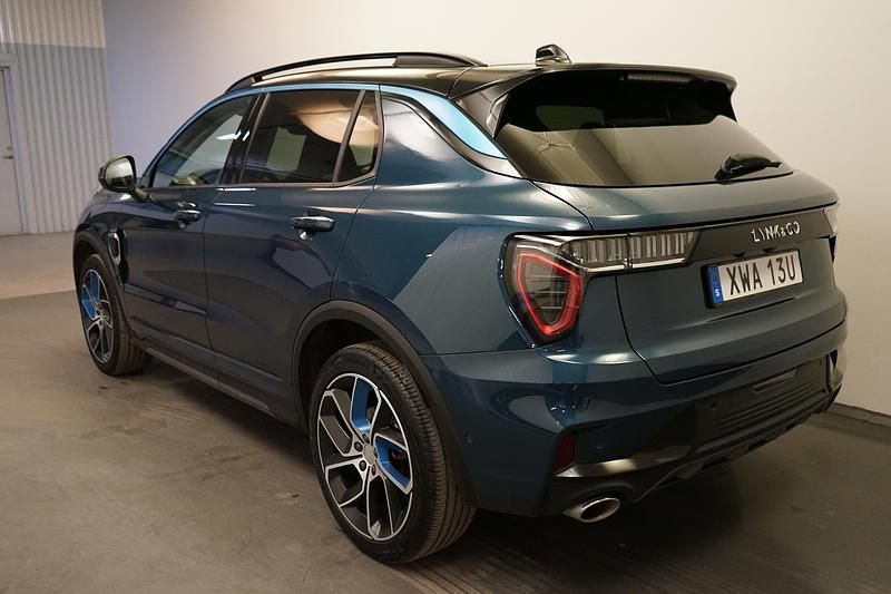 Begagnad Lynk & Co 01 264 HK (194 kW) 2022 Blå SUV