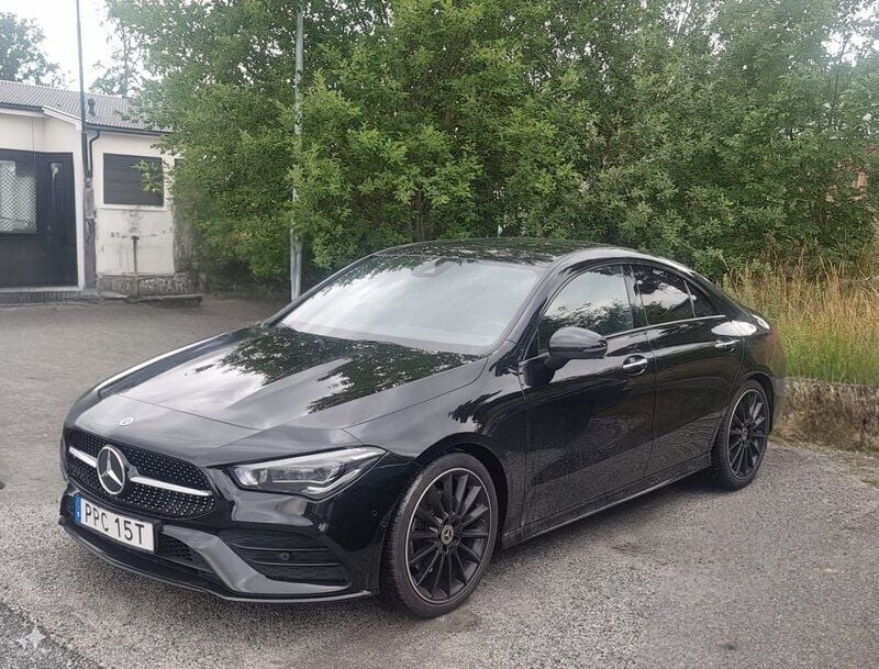 Svart Begagnad 2020 Mercedes CLA200 AMG Sportkupé | 355 000 kr (Dyr) - Bild 1/4