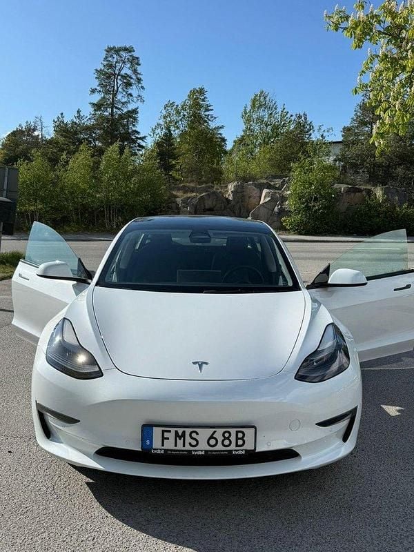Vit Begagnad 2022 Tesla Model 3 Long Range AWD Sedan | 282 000 kr (Superpris) - Bild 1/4
