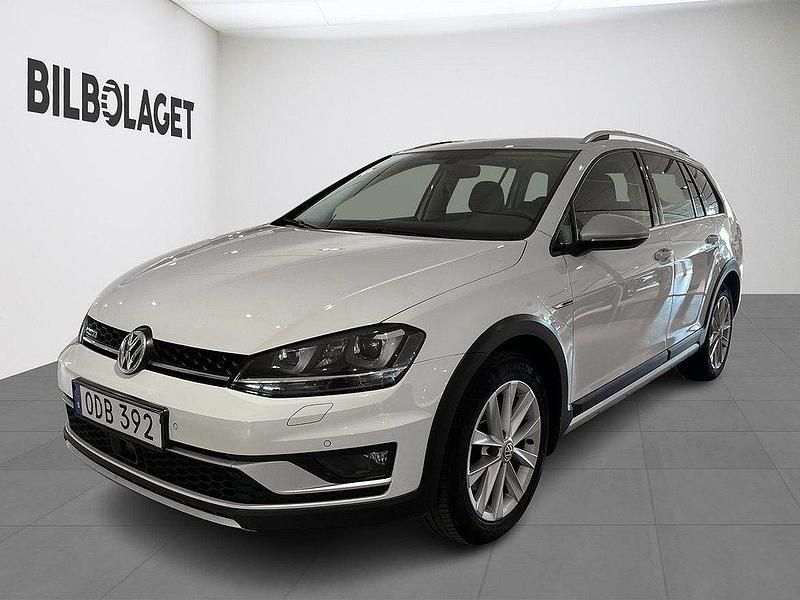 Vit Begagnad 2016 VW Golf Alltrack Kombi | 169 800 kr (Marknadspris) - Bild 1/4
