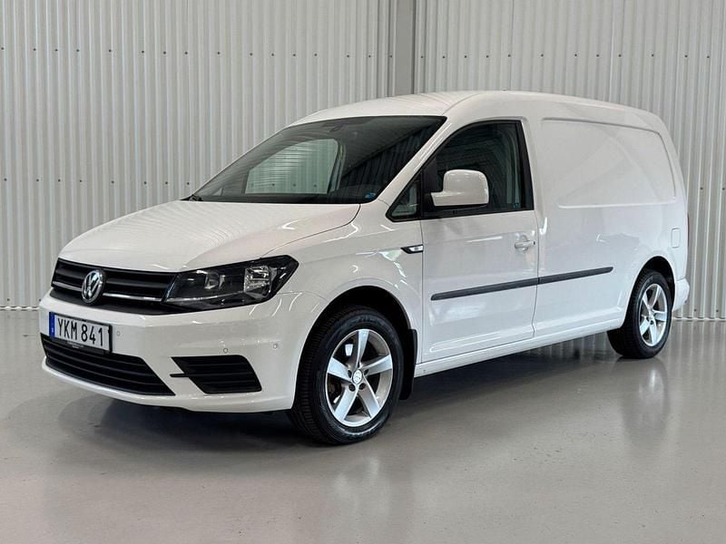 Vit Begagnad 2017 VW Caddy Maxi Minibuss | 119 900 kr (Superpris) - Bild 1/4