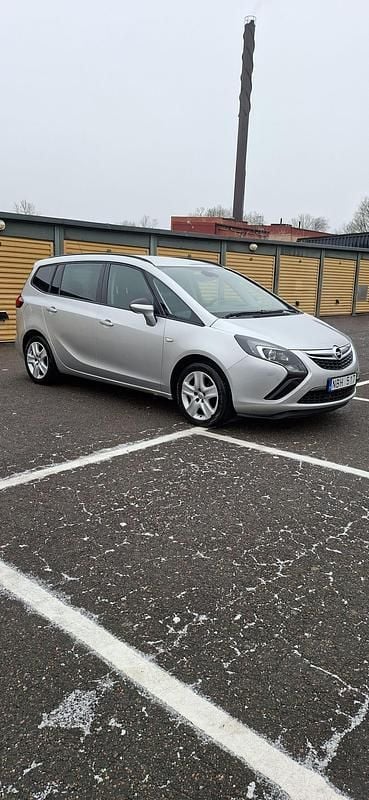 Begagnad 2013 Opel Zafira Tourer Minibuss | 89 000 kr (Marknadspris) - Bild 1/4