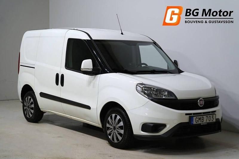Begagnad Fiat Doblò 90 HK (66 kW) 2015 Vit Minibuss