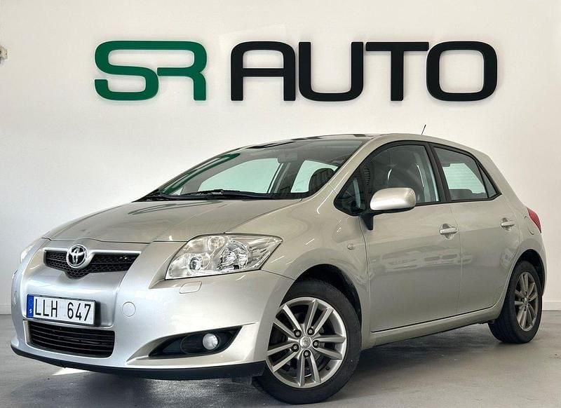 Silver Begagnad 2008 Toyota Auris Halvkombi | 54 900 kr (Marknadspris) - Bild 1/4