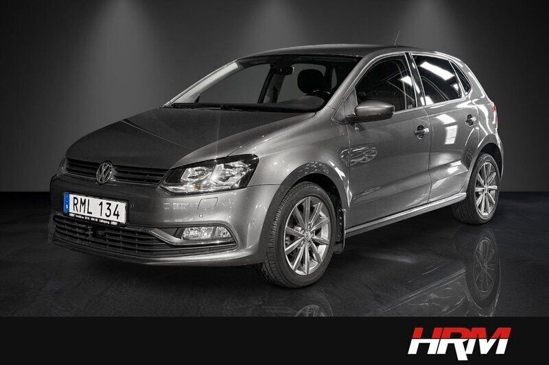 Mörkgrå Begagnad 2017 VW Polo Halvkombi | 149 900 kr (Marknadspris) - Bild 1/4