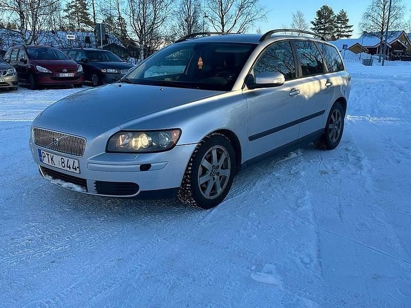 Begagnad Volvo V50 Kinetic 125 HK (91 kW) 2007 Ljusgrå Kombi