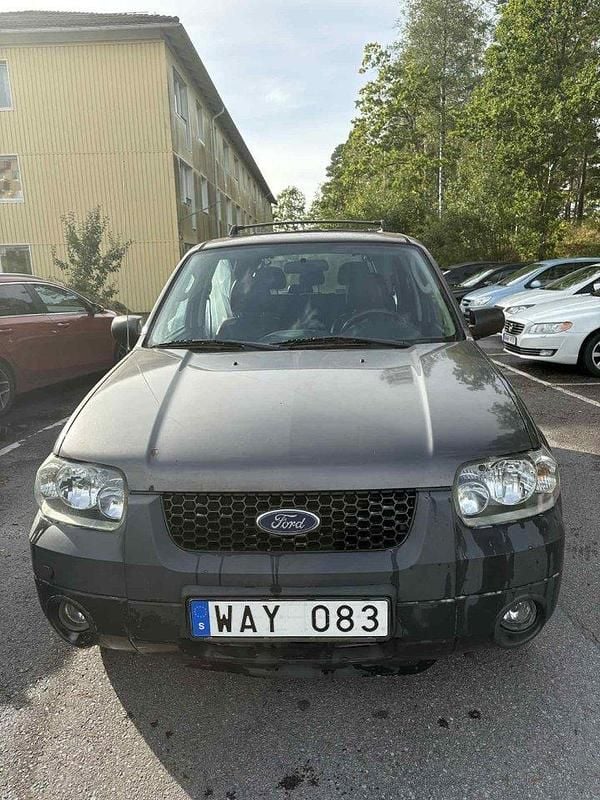 Grå Begagnad 2005 Ford Maverick SUV | 17 900 kr - Bild 1/4
