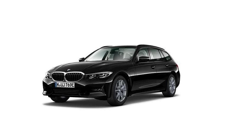 Svart Begagnad 2021 BMW 330e Sport Line Kombi | 299 500 kr (Superpris) - Bild 1/4