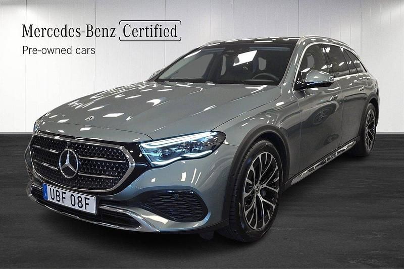 Grön Begagnad 2024 Mercedes E300 Kombi | 779 000 kr (Dyr) - Bild 1/4