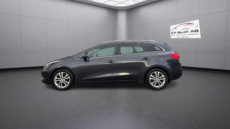 Grå Begagnad 2013 Kia Ceed Sportswagon 2 Kombi | 84 900 kr (Bra pris) - Bild 1/4