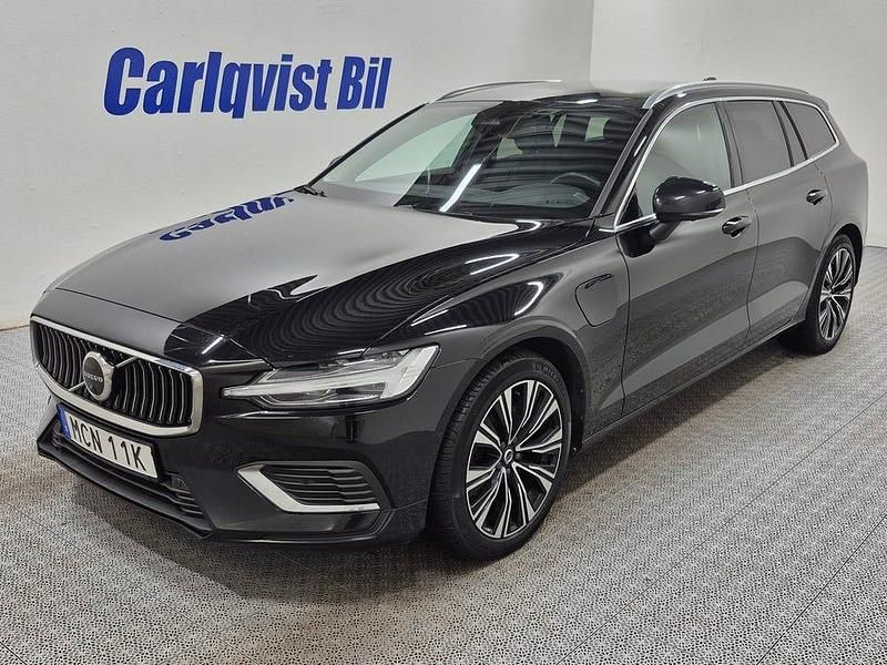Svart Begagnad 2023 Volvo V60 Core Kombi | 359 000 kr - Bild 1/4
