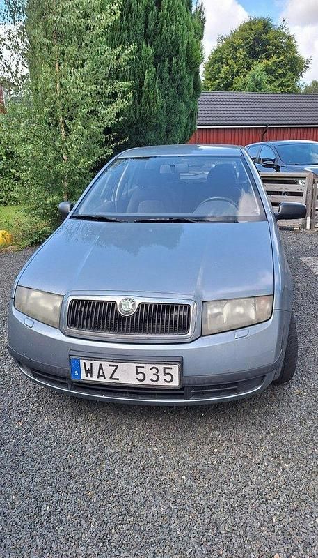 Grå Begagnad 2004 Skoda Fabia Kombi | 12 000 kr (Bra pris) - Bild 1/4