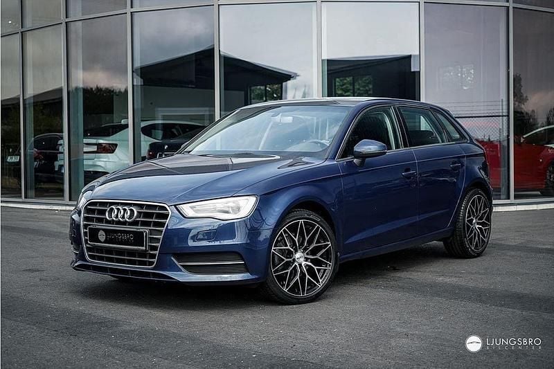 Blå Begagnad 2016 Audi A3 Sportback Halvkombi | 129 900 kr (Marknadspris) - Bild 1/4