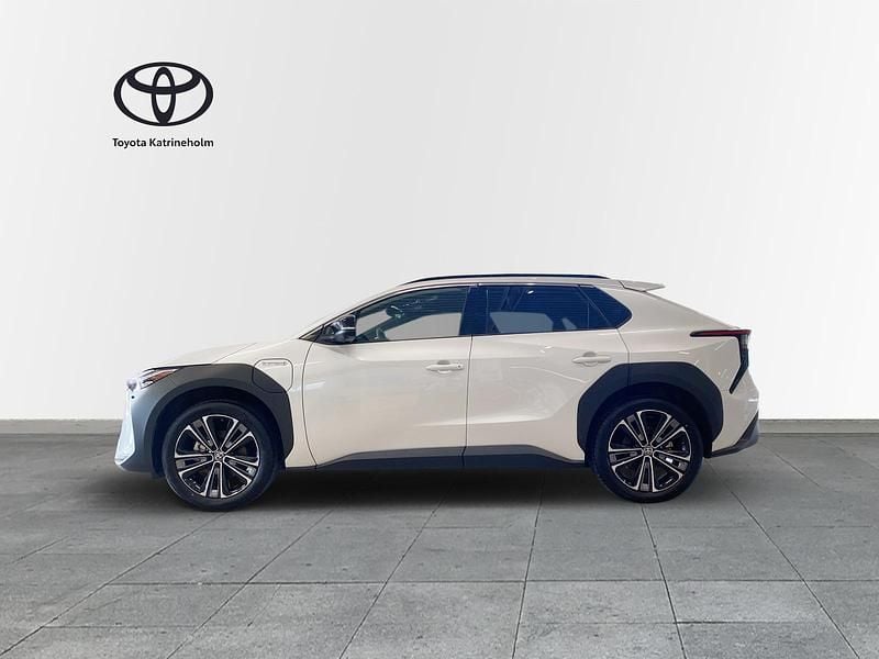 Begagnad Toyota bZ4X Executive 252 kW (343 HK) 2022 Vit SUV