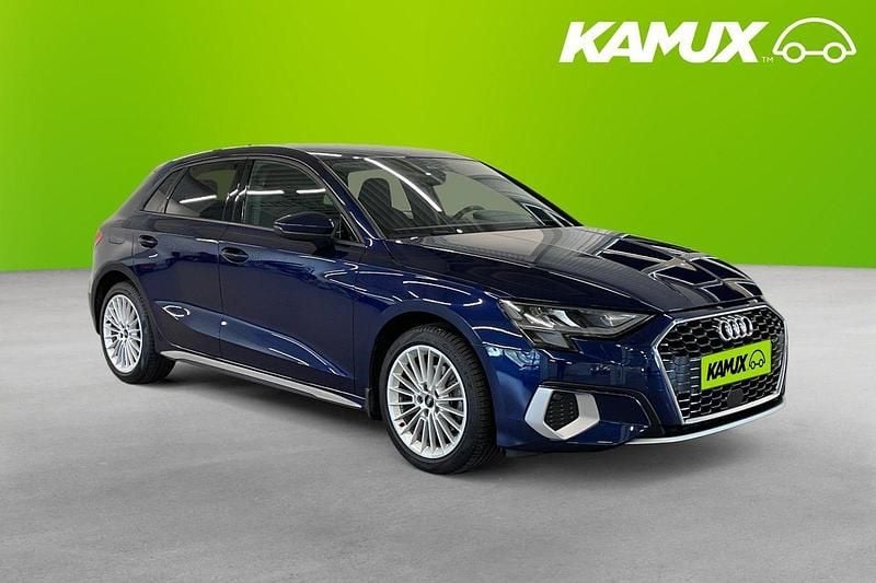 Blå Begagnad 2022 Audi A3 Sportback Halvkombi | 258 800 kr (Marknadspris) - Bild 1/3