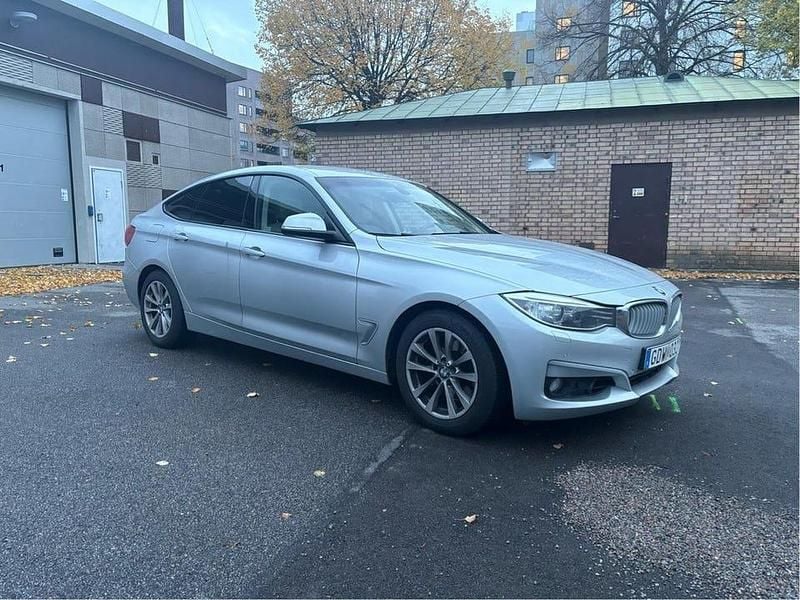 Begagnad BMW 328 Gran Turismo 245 HK (180 kW) 2014 Silver Halvkombi