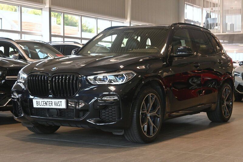 Svart (carbon svart metallic) Begagnad 2020 BMW X5 M Sport SUV | 649 000 kr (Lite dyr) - Bild 1/4