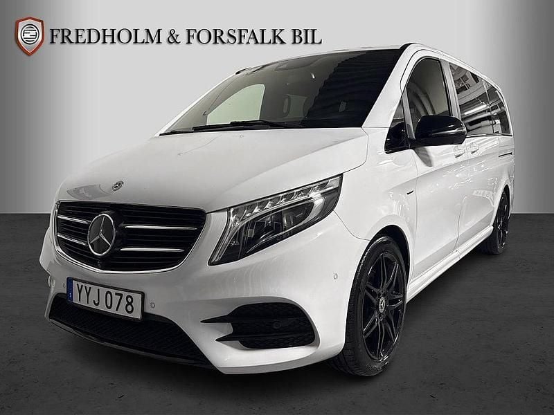 Vit Begagnad 2018 Mercedes E250 AMG Minibuss | 429 900 kr (Bra pris) - Bild 1/4
