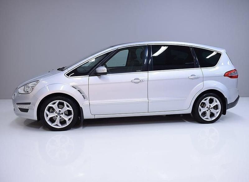 Grå Begagnad 2011 Ford S-MAX S Minibuss | 69 900 kr (Dyr) - Bild 1/4