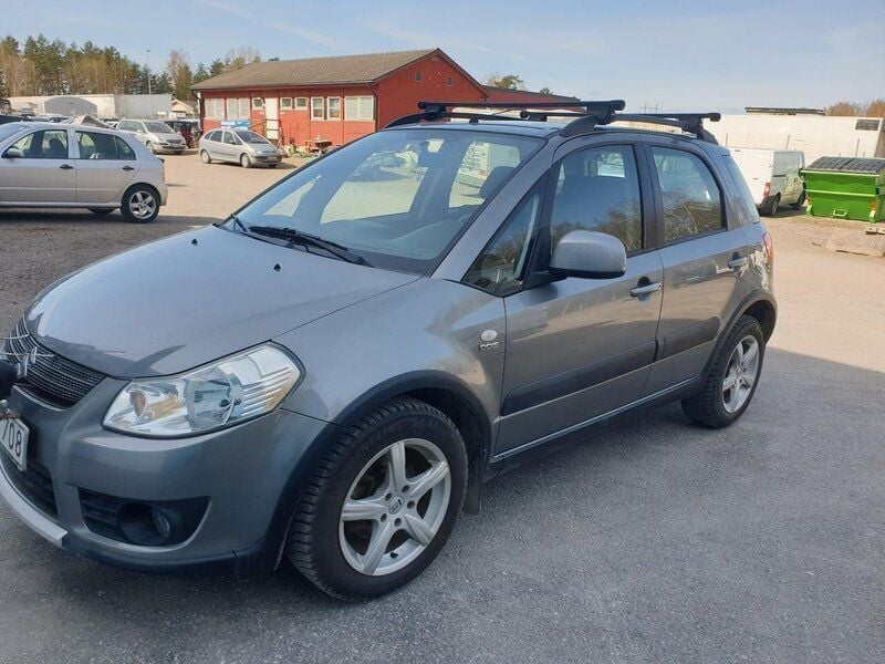 Begagnad Suzuki SX4 120 HK (88 kW) 2008 Grå Halvkombi