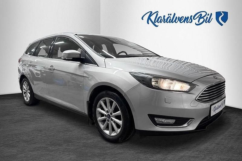 Begagnad Ford Focus Titanium 101 HK (74 kW) 2015 Grå Kombi
