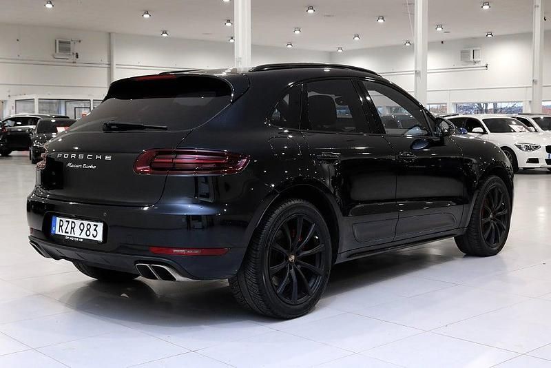 Begagnad Porsche Macan Turbo 400 HK (294 kW) 2015 Svart SUV