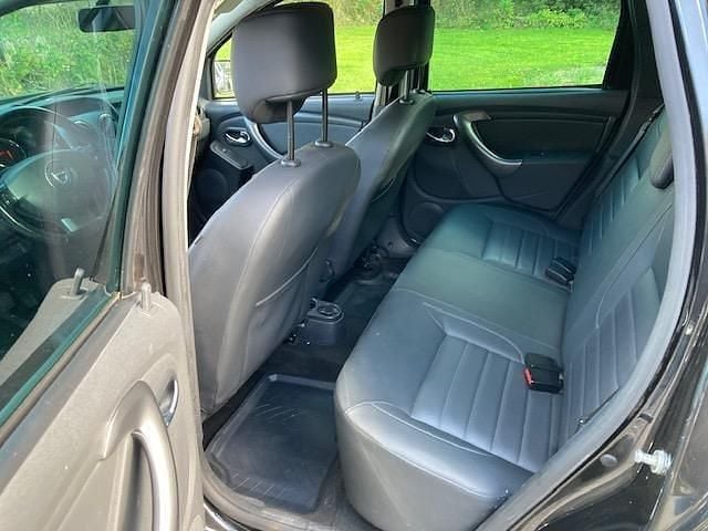 Svart Begagnad 2016 Dacia Duster SUV | 105 000 kr (Marknadspris) - Bild 1/4