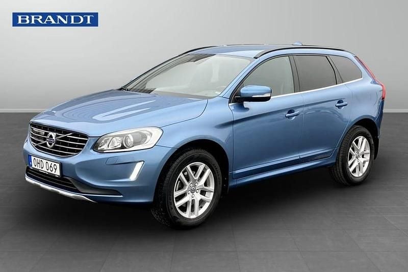 Begagnad Volvo XC60 Momentum 151 HK (111 kW) 2017 Blå SUV