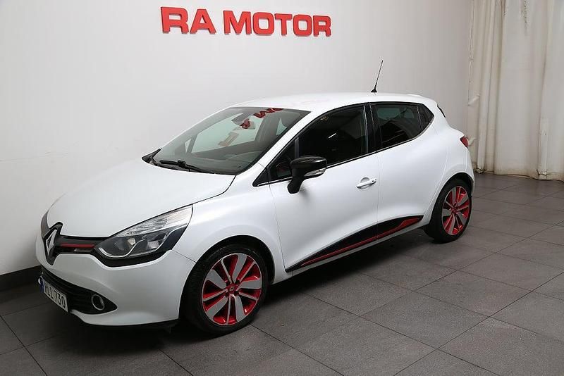 Vit Begagnad 2014 Renault Clio IV Halvkombi | 64 800 kr (Marknadspris) - Bild 1/2