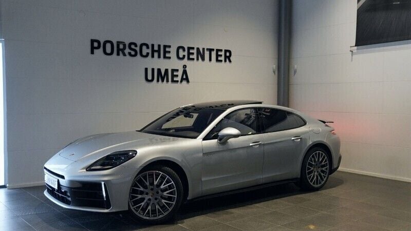 Silver Begagnad 2024 Porsche Panamera 4 Sedan | 1 489 000 kr (Superpris) - Bild 1/3