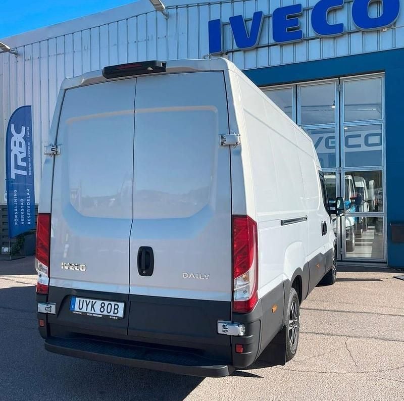 Begagnad Iveco Daily 136 HK (100 kW) 2022 Vit Van