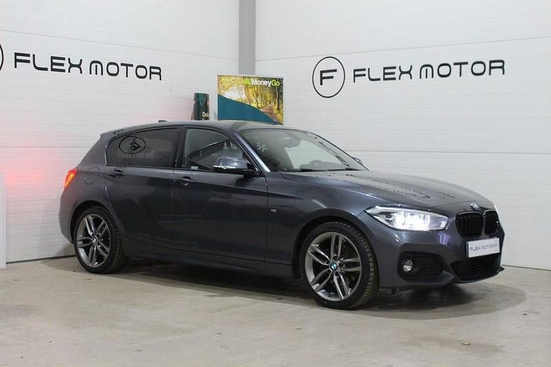 Begagnad BMW 118 M Sport 150 HK (110 kW) 2017 Grå Halvkombi