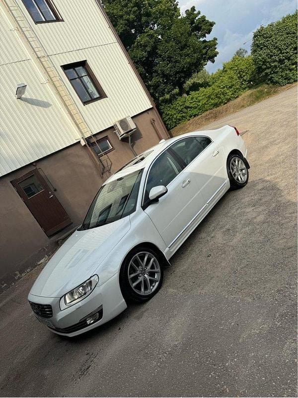 Vit Begagnad 2015 Volvo S80 Inscription Sedan | 160 000 kr (Marknadspris) - Bild 1/4