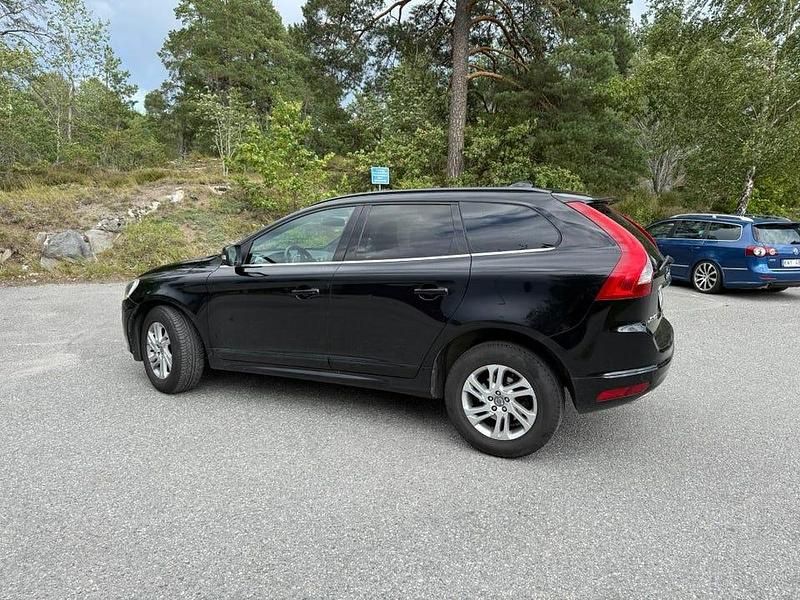 Begagnad 2015 Volvo XC60 SUV | 129 900 kr - Bild 1/4