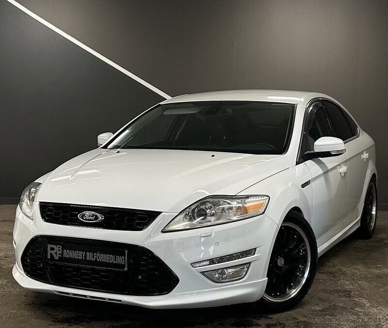 Begagnad Ford Mondeo Titanium 200 HK (147 kW) 2011 Vit Halvkombi