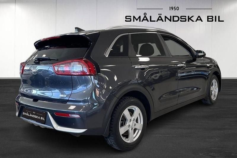 Begagnad Kia Niro Advance 141 HK (103 kW) 2017 Grå SUV