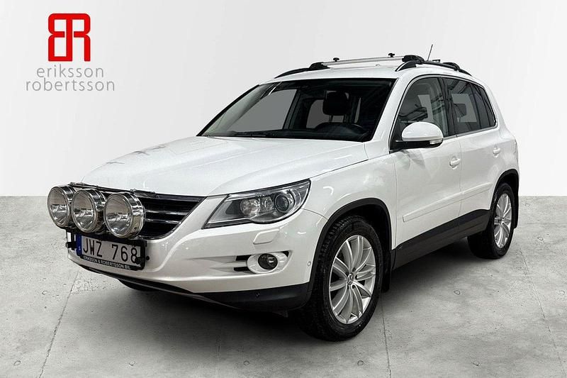 Vit Begagnad 2009 VW Tiguan SUV | 79 900 kr (Dyr) - Bild 1/4