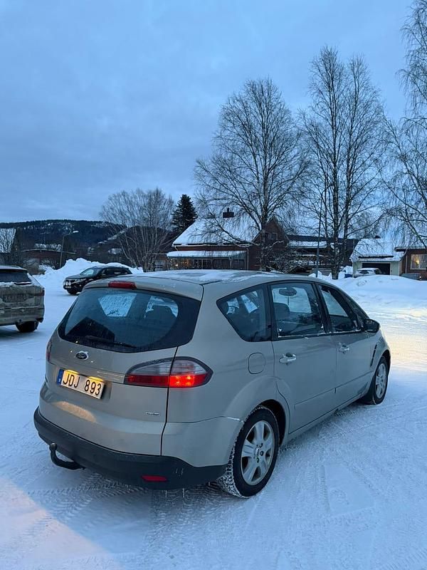 Begagnad Ford S-MAX S 145 HK (106 kW) 2009 Minibuss
