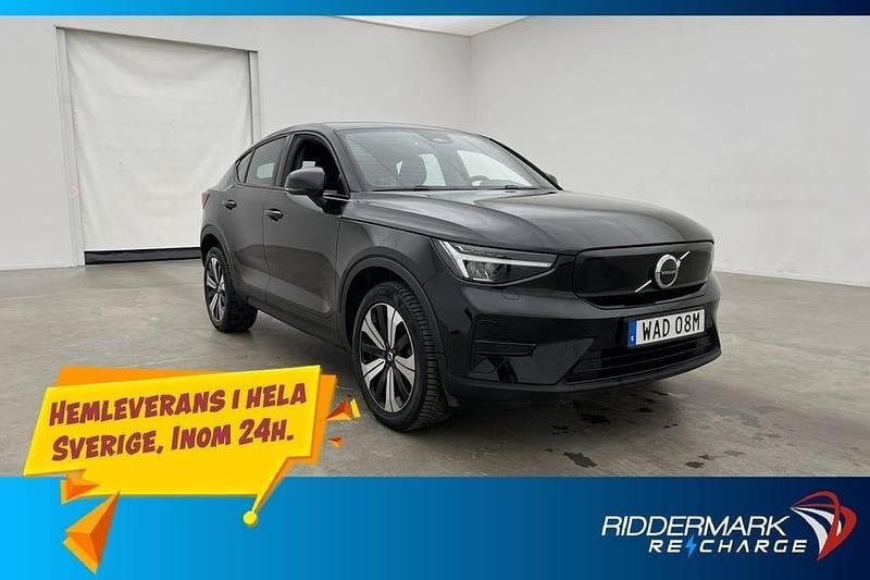 Svart Begagnad 2022 Volvo C40 Core SUV | 334 800 kr (Marknadspris) - Bild 1/3