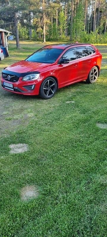 Begagnad 2015 Volvo XC60 R-Design SUV | 160 000 kr (Bra pris) - Bild 1/4