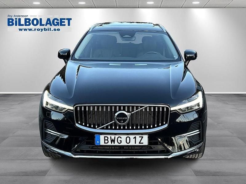 Begagnad Volvo XC60 Plus 2023 Svart SUV