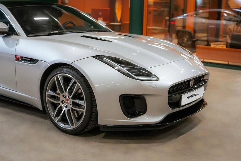 Begagnad Jaguar F-Type R-Dynamic 301 HK (221 kW) 2018 Silver Sportkupé